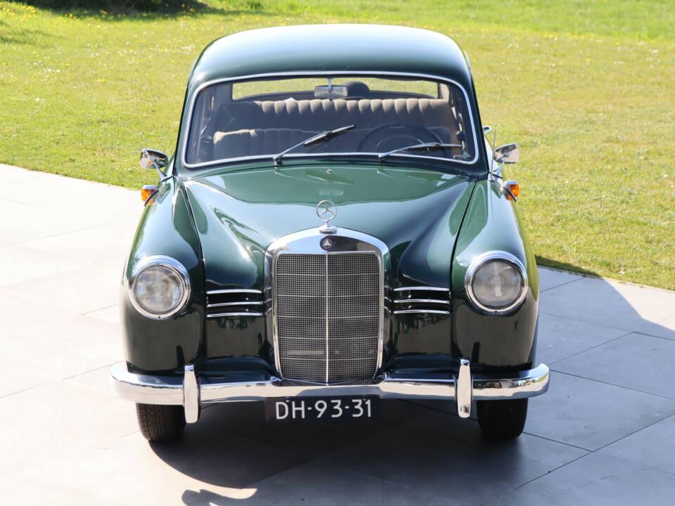 Image 3/50 of Mercedes-Benz 180 D (1958)