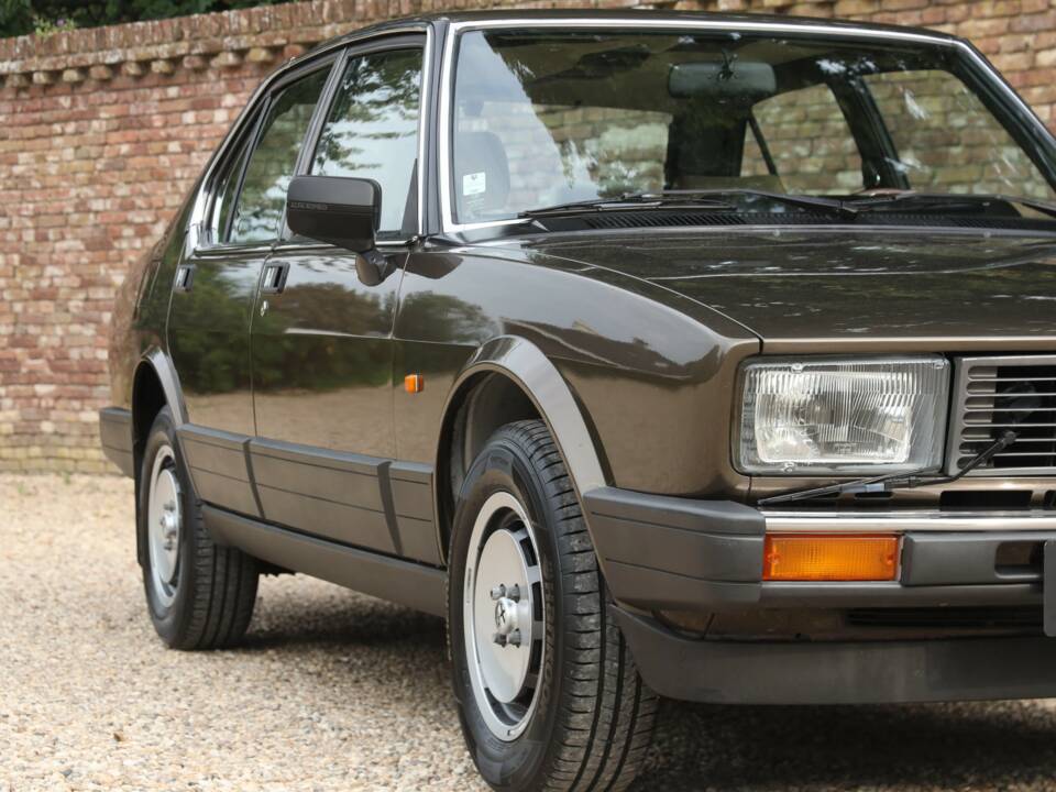 Afbeelding 41/50 van Alfa Romeo Alfetta 2.0 (1984)