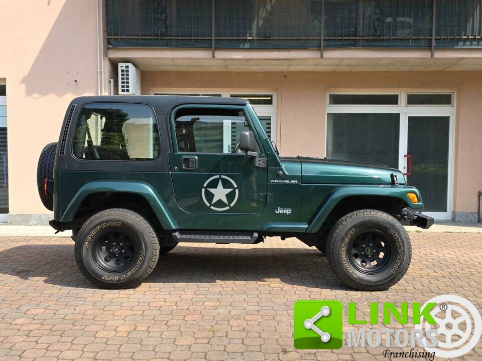 Afbeelding 9/10 van Jeep Wrangler Sahara Hardtop 4.0 (1998)