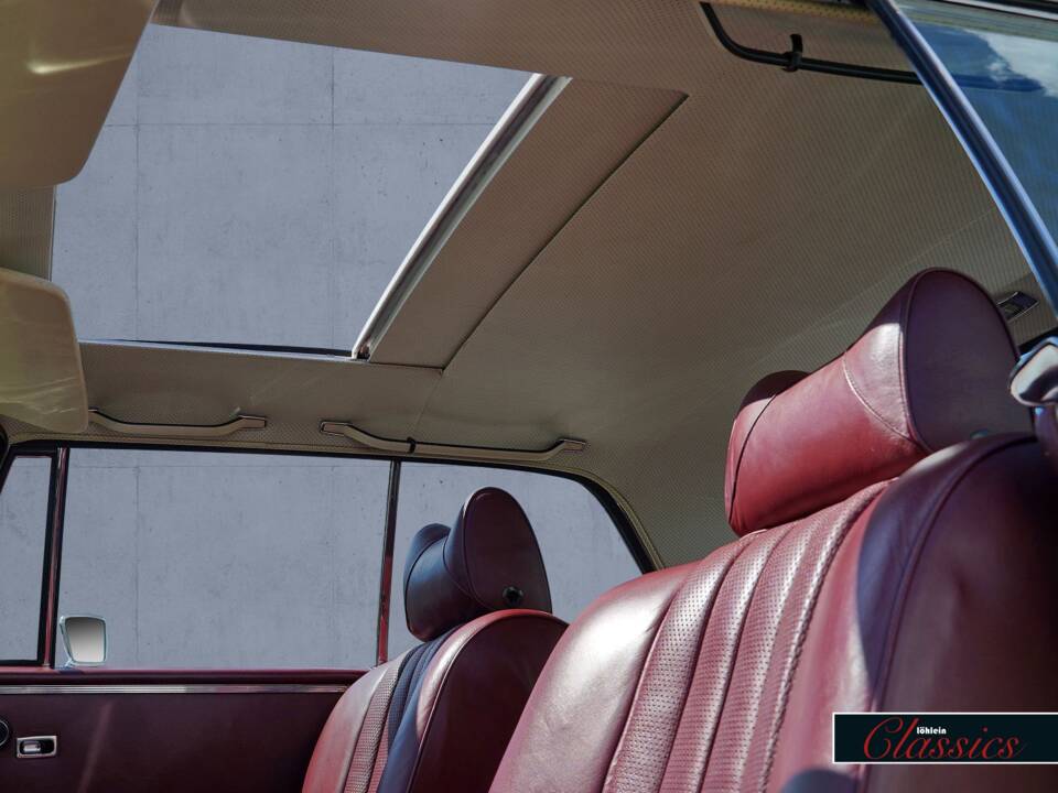 Image 14/29 de Mercedes-Benz 280 SE 3,5 (1971)