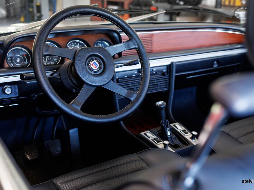 Bild 22/35 von BMW 3,0 CSi (1974)