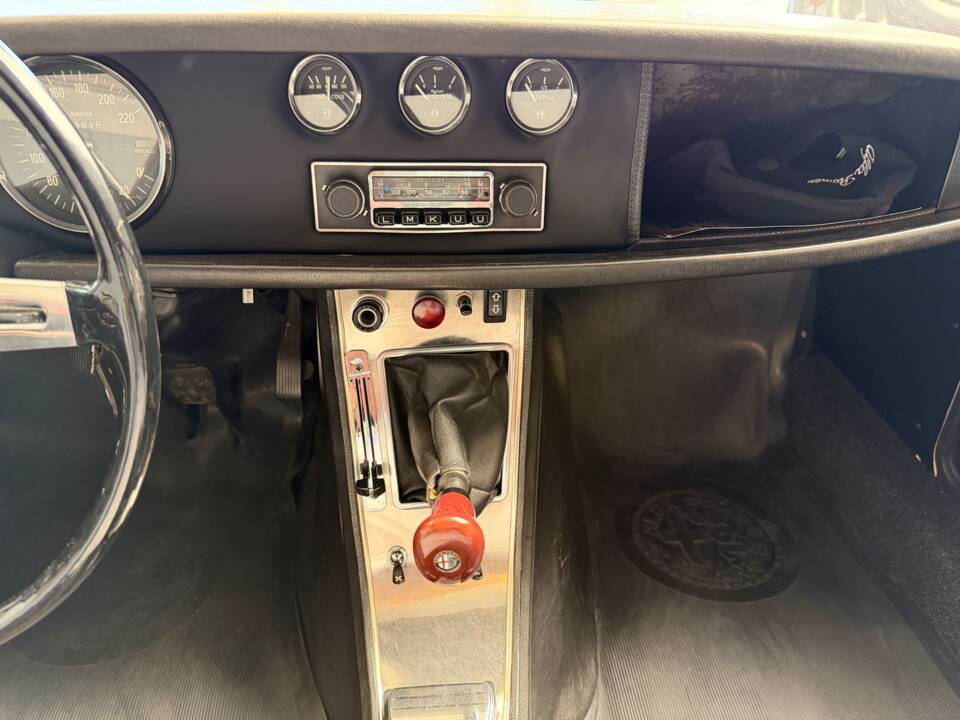 Immagine 17/50 di Alfa Romeo Junior Zagato GT 1300 (1972)