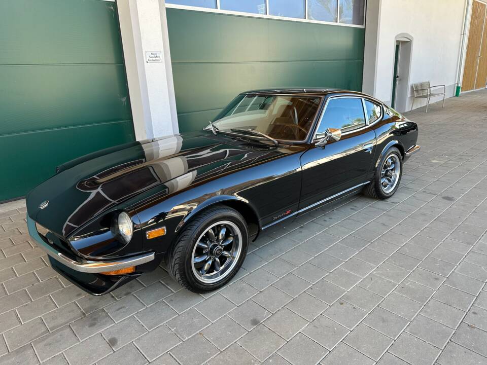 Image 16/69 of Datsun 240 Z (1973)