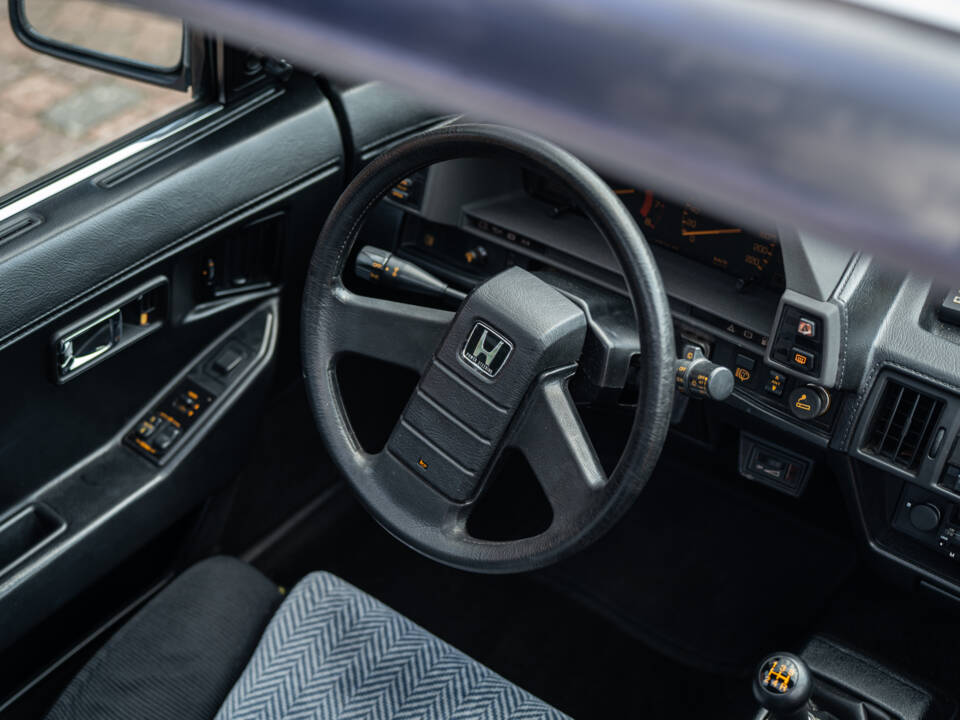 Image 38/48 of Honda Prelude (1985)