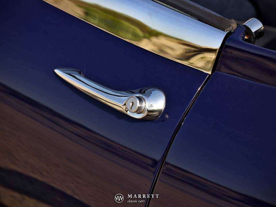 Image 37/80 de Jaguar Type E 4.2 (1966)