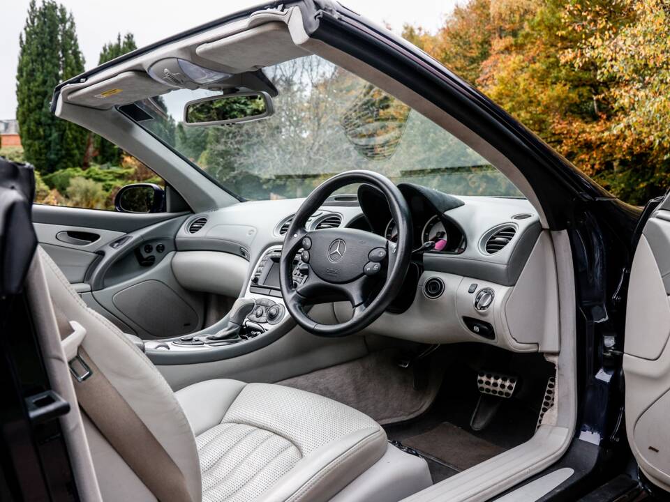 Image 4/41 of Mercedes-Benz SL 55 AMG (2003)