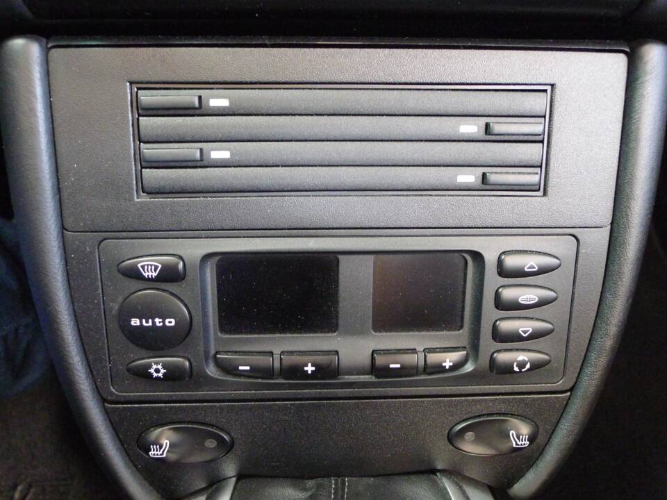 Image 5/41 of Porsche 911 Carrera 4S (2004)