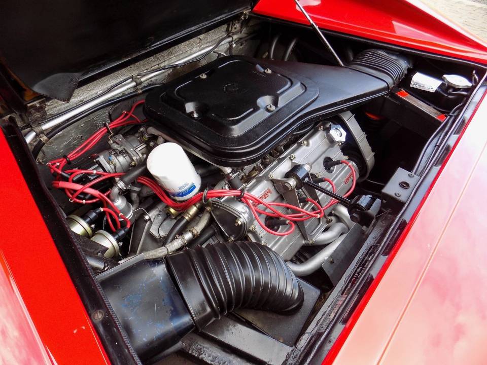 Image 22/50 de Ferrari 308 GT4 (1977)