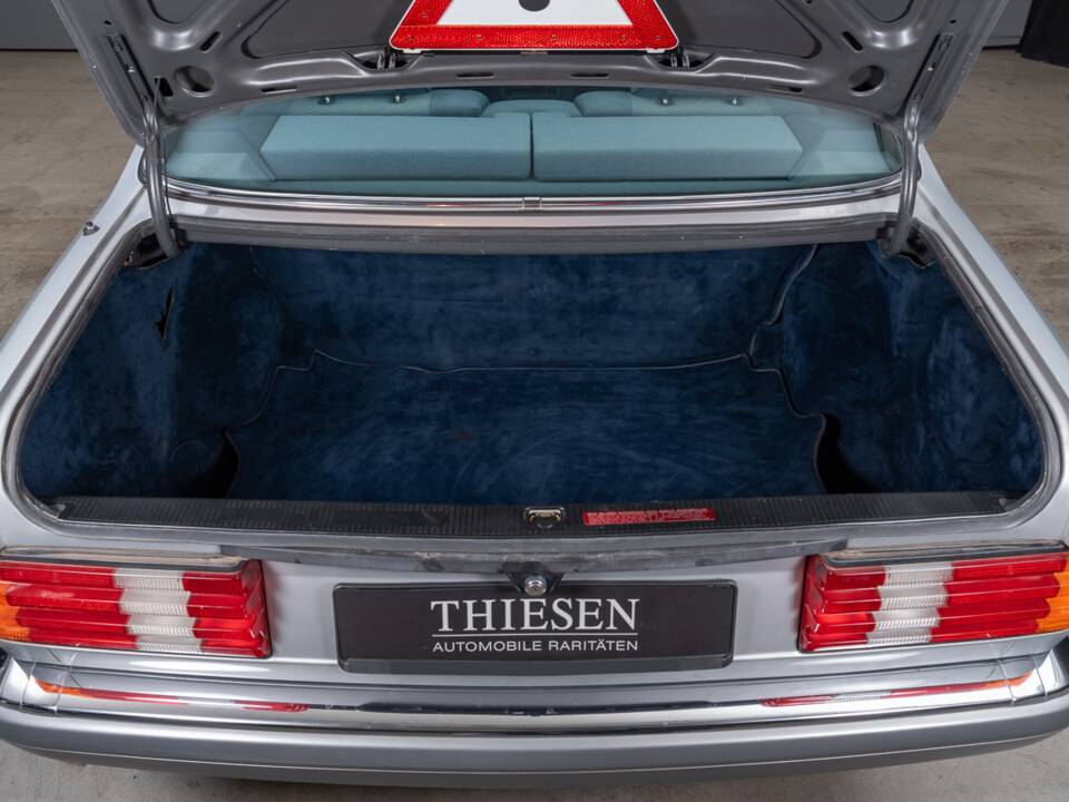 Bild 15/35 von Mercedes-Benz 560 SEC (1988)