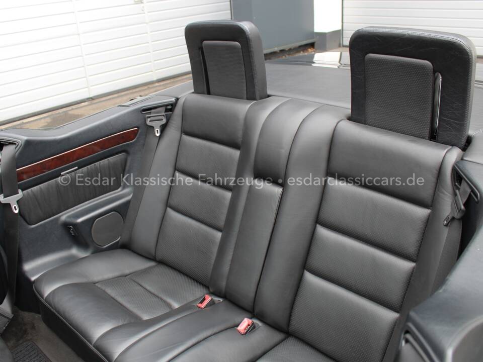 Image 21/33 of Mercedes-Benz E 200 (1994)