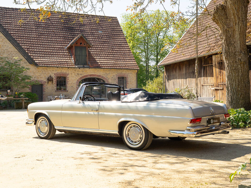 Bild 4/56 von Mercedes-Benz 280 SE (1968)