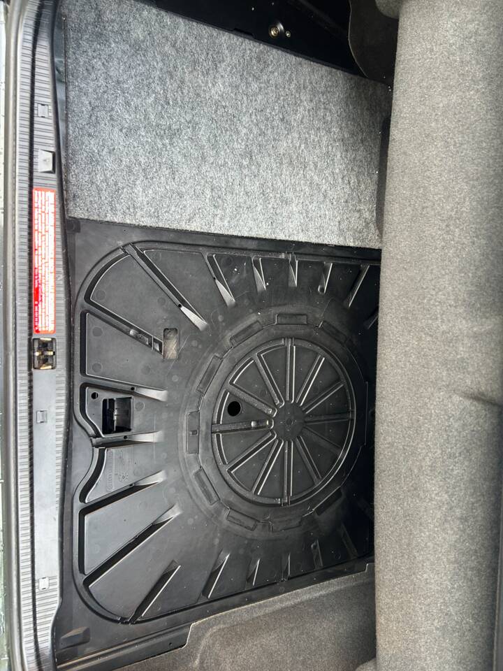 Image 31/47 of Mercedes-Benz 300 CE-24 (1992)