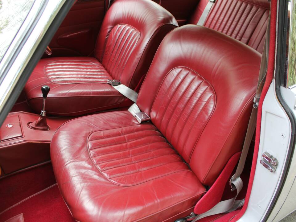 Image 13/18 of Jaguar Mk II 3.4 (1961)