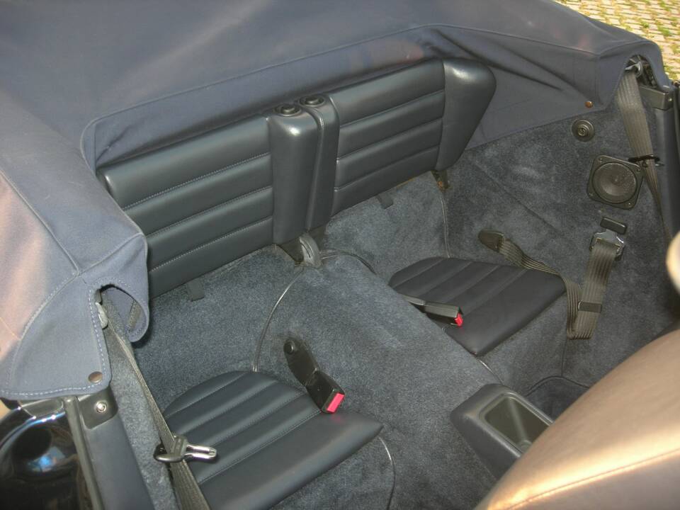 Image 27/42 of Porsche 911 Carrera 2 (1991)