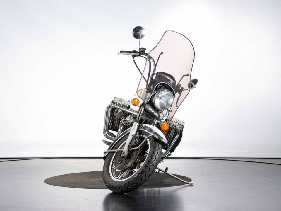 Image 7/44 de Moto Guzzi California II (1983)
