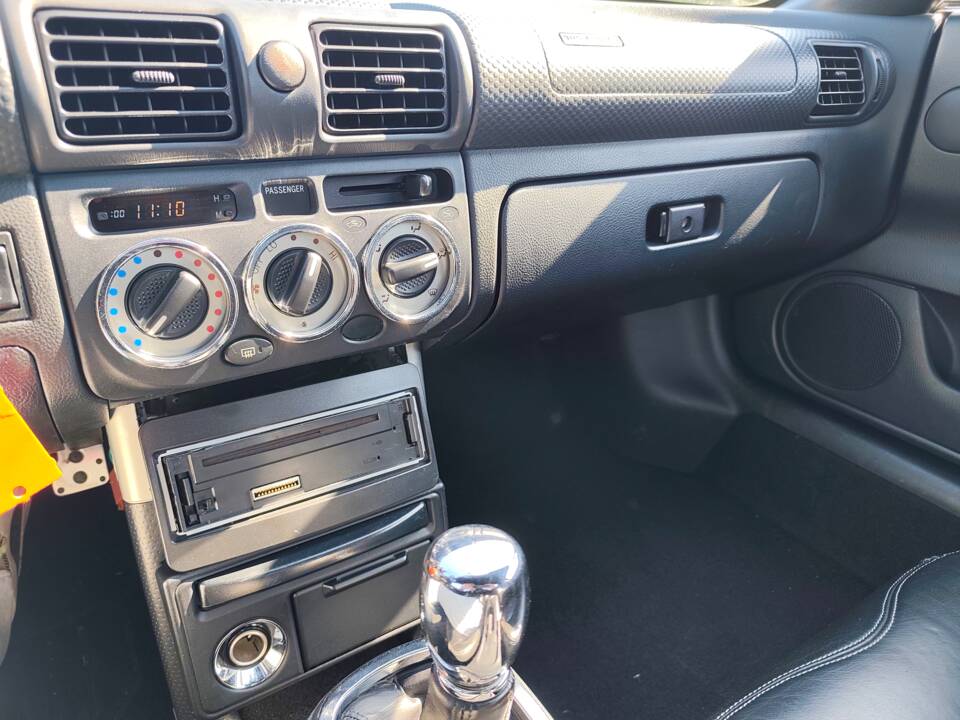 Image 22/57 of Toyota MR2 (2003)