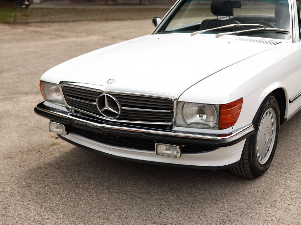 Image 79/85 of Mercedes-Benz 560 SL (1986)