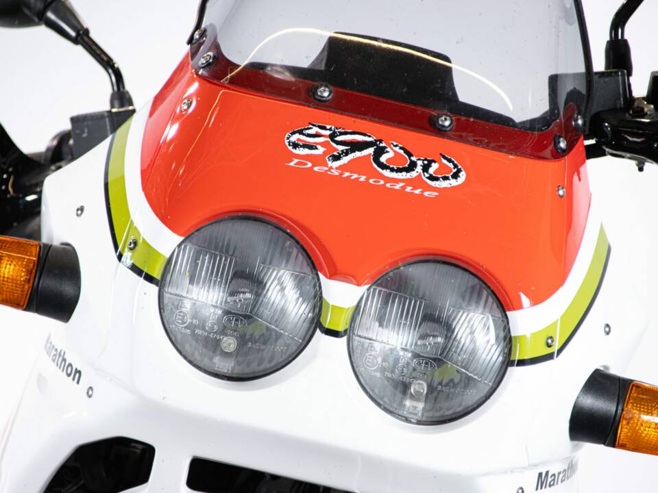 Image 42/50 of Cagiva E900 Elefant (1997)