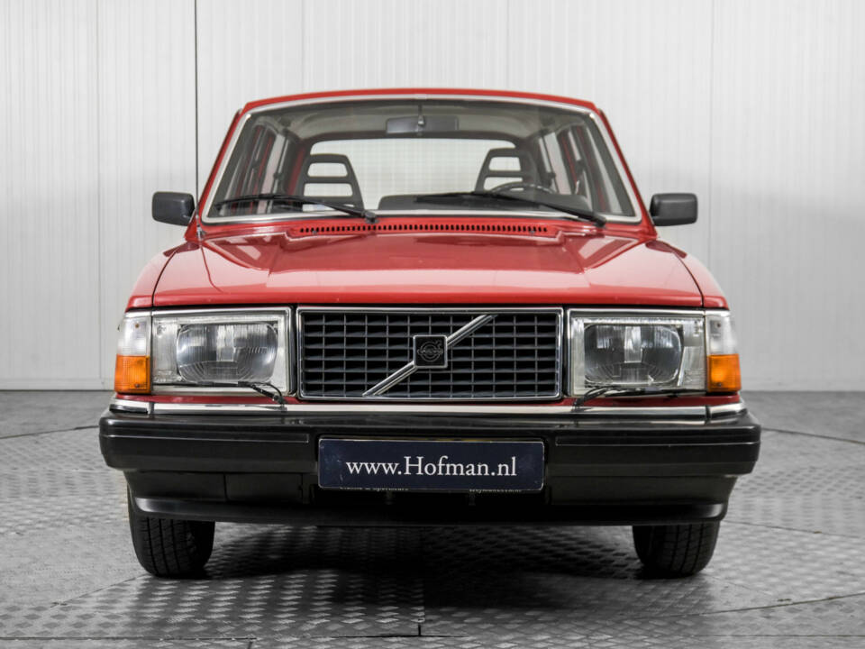 Image 14/50 of Volvo 240 (1983)