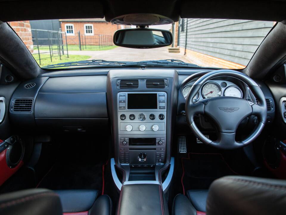 Image 51/92 of Aston Martin V12 Vanquish S (2007)