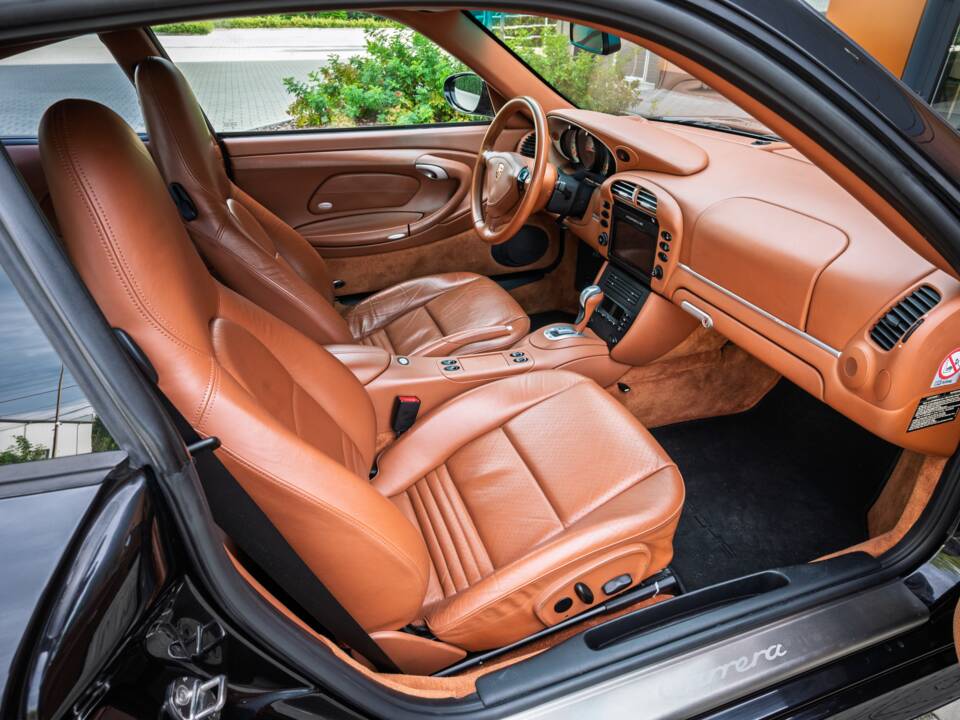 Image 34/63 of Porsche 911 Carrera 4S (2004)