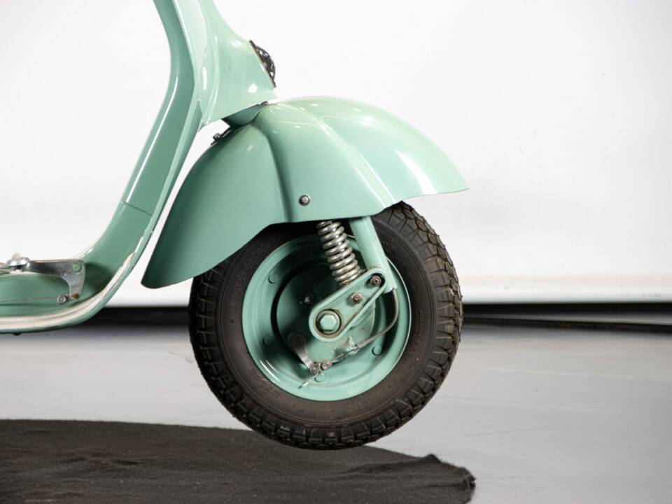 Immagine 32/50 di Piaggio Vespa 125 (1953)