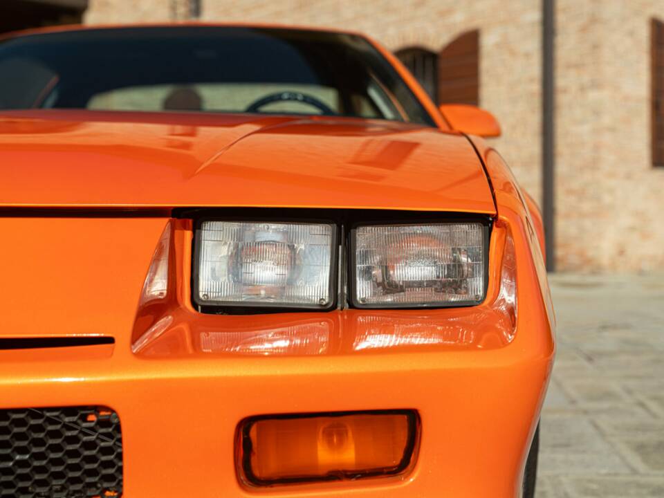 Image 14/50 of Chevrolet Camaro Z28 (1992)