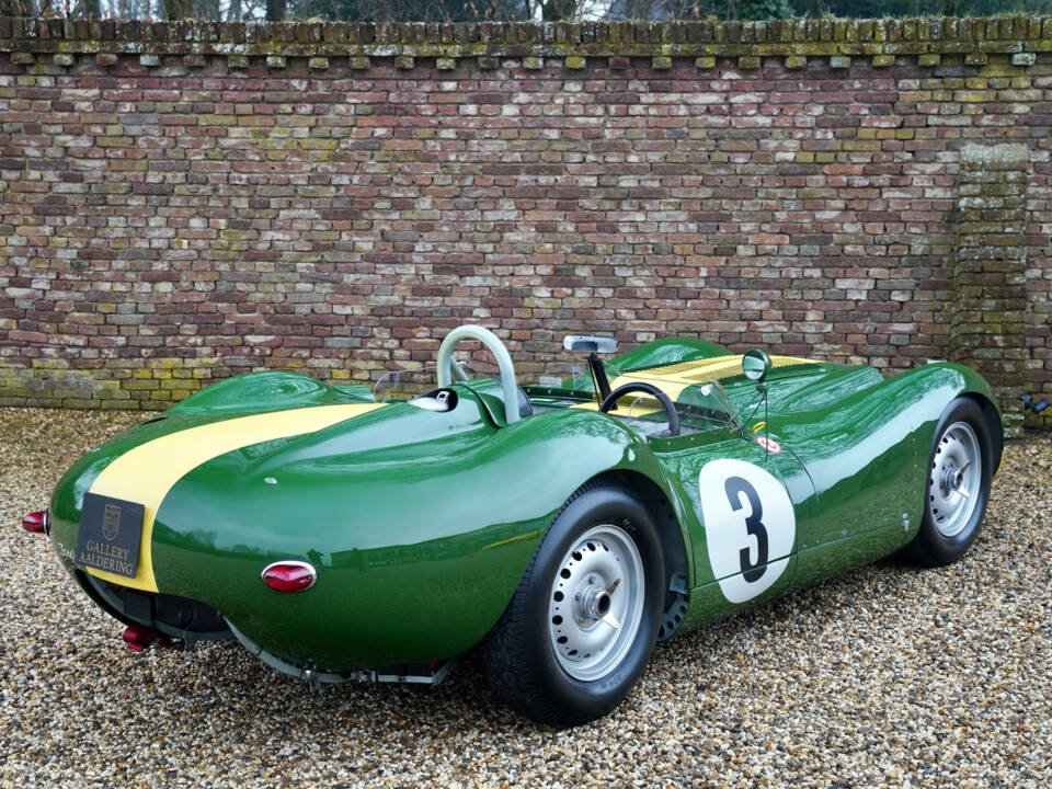 Image 2/50 of Lister Knobbly (1959)