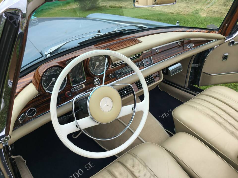 Image 4/8 of Mercedes-Benz 300 SE (1966)