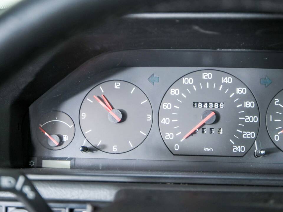 Bild 20/50 von Volvo 940 2.3i (1996)