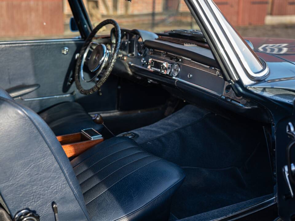 Bild 35/69 von Mercedes-Benz 230 SL (1967)