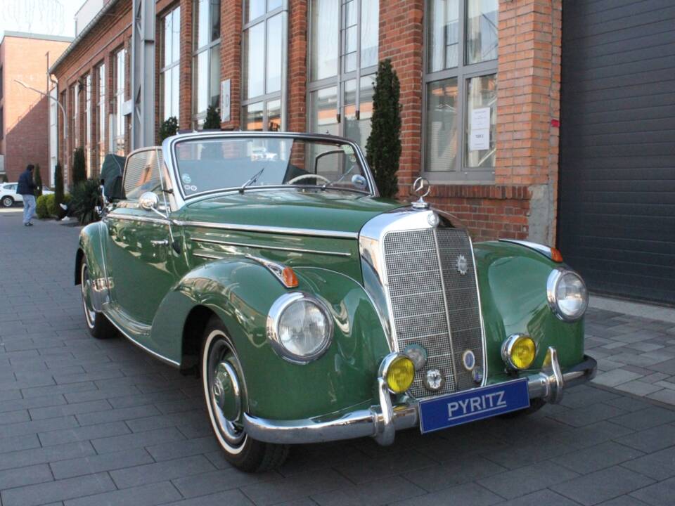 Image 2/17 of Mercedes-Benz 220 Cabriolet A (1953)