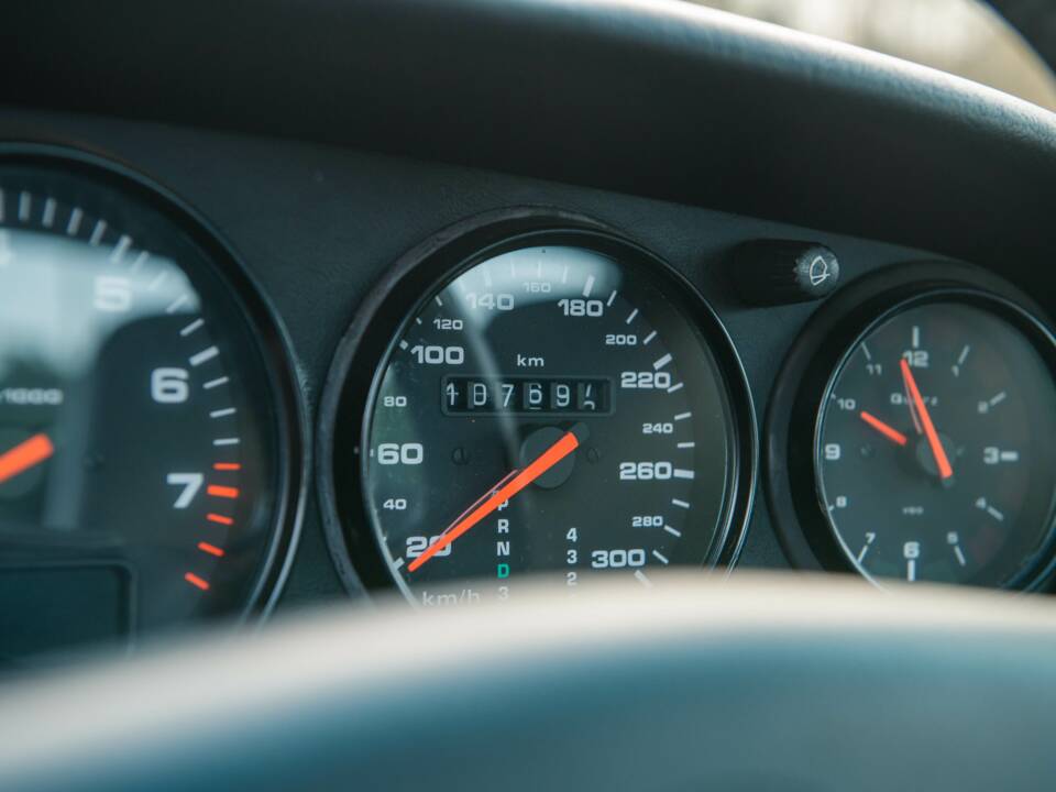 Bild 19/27 von Porsche 911 Carrera (1994)