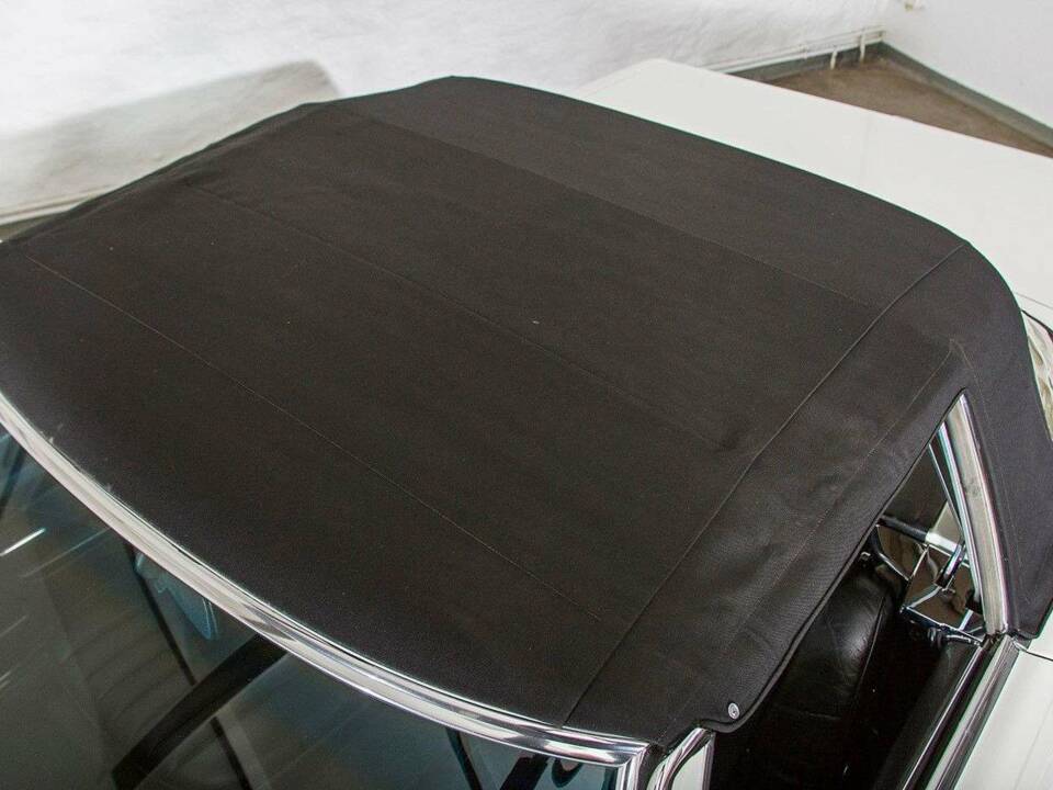 Image 21/30 of Mercedes-Benz 350 SL (1972)