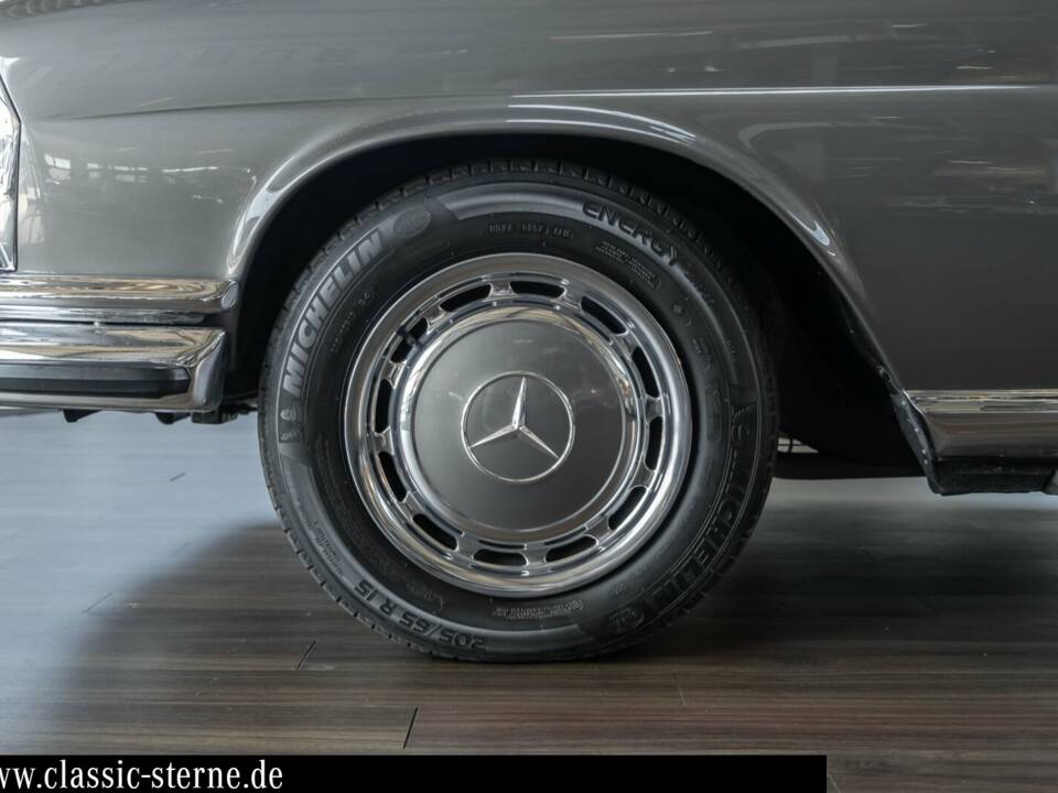 Bild 12/15 von Mercedes-Benz 280 SE 3,5 (1970)