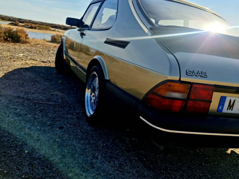 Image 1/50 of Saab 900 (1992)