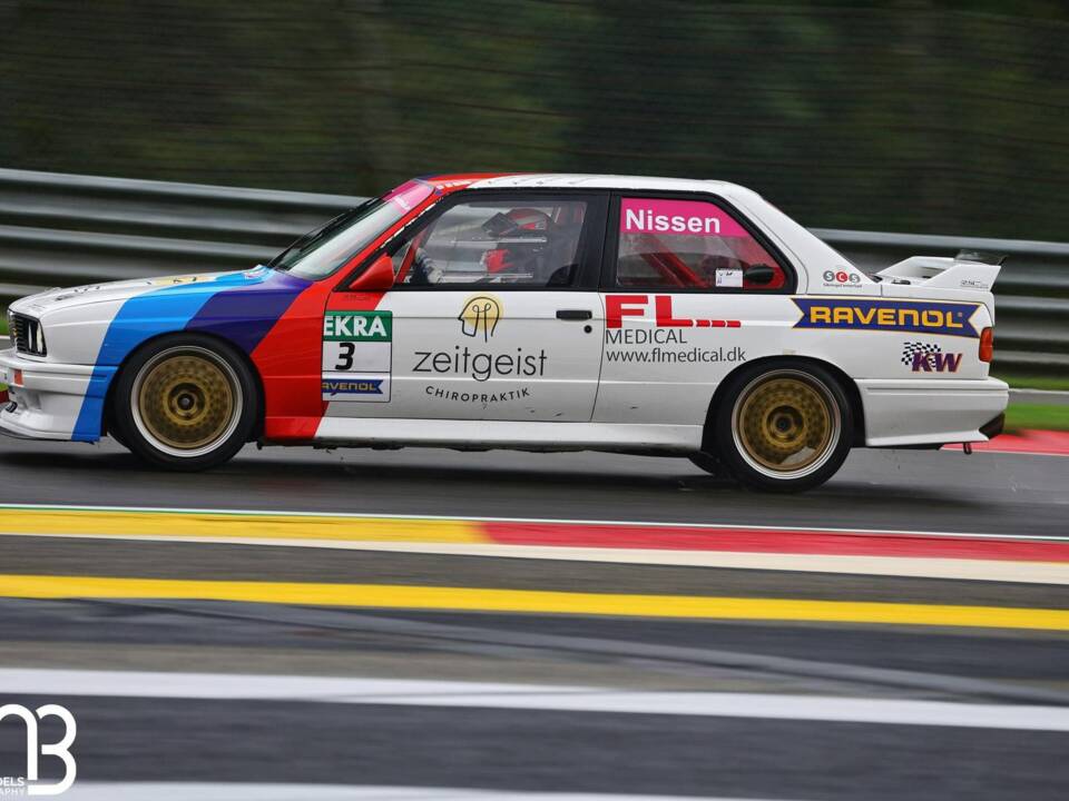 Immagine 2/12 di BMW M3 DTM (1991)