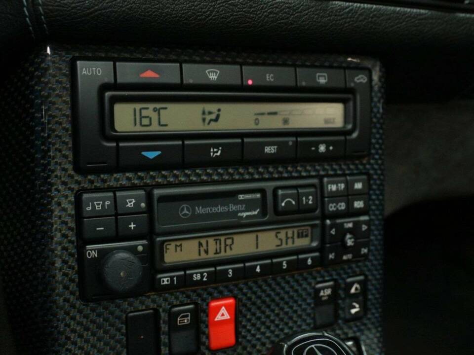 Image 19/50 de Mercedes-Benz SL 500 (1997)