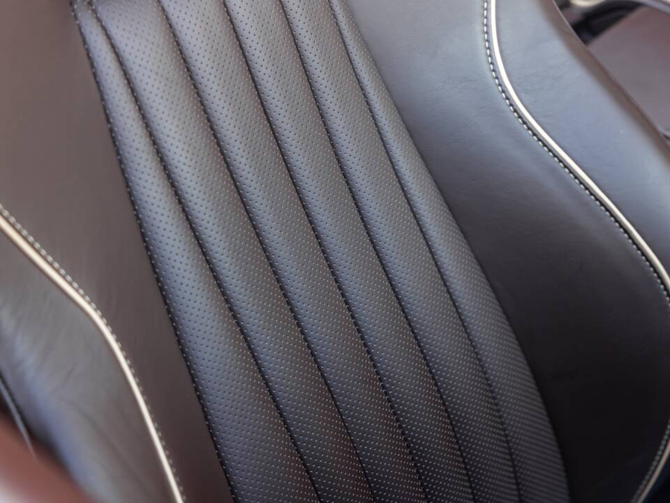 Bild 57/79 von Aston Martin DB 9 GT Volante (2017)