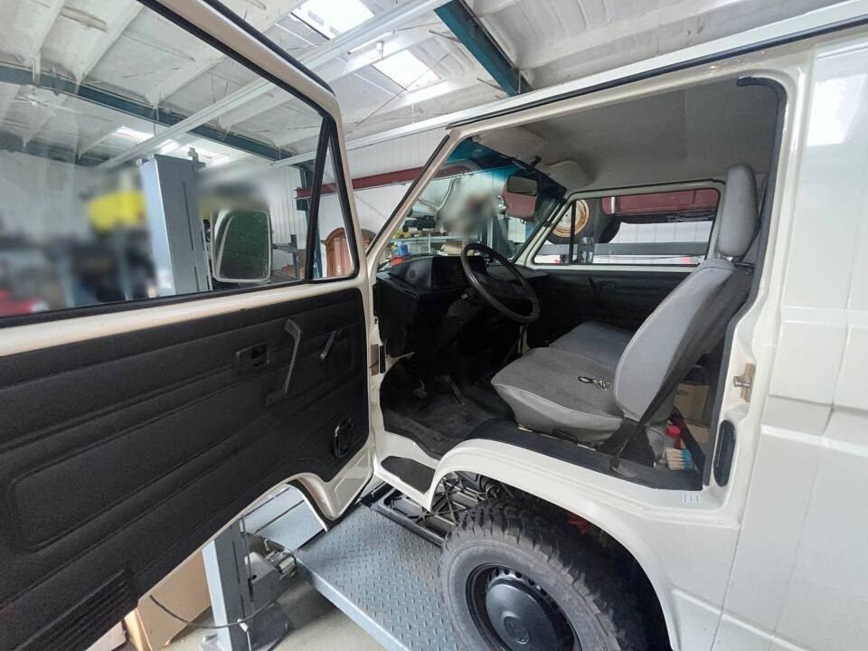 Bild 10/27 von Volkswagen T4 Kastenwagen 2.5 Syncro (1991)