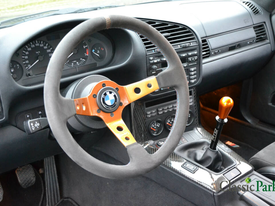 Image 13/50 of BMW 323i (1998)