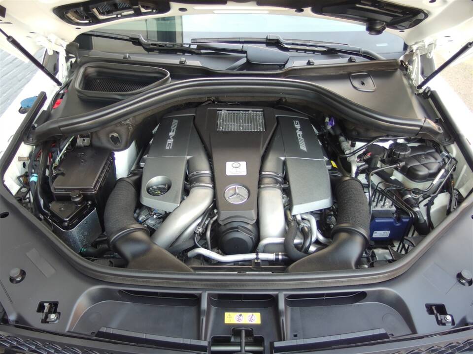 Image 77/98 of Mercedes-Benz GLS 63 AMG 4MATIC (2016)