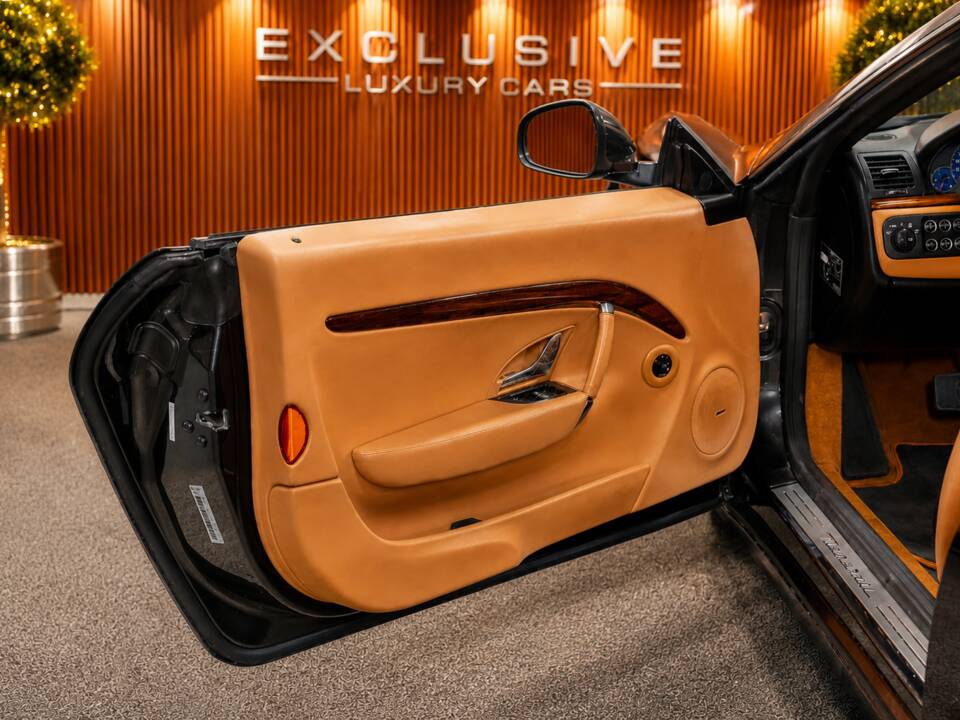 Bild 35/59 von Maserati GranCabrio 4.7 (2010)
