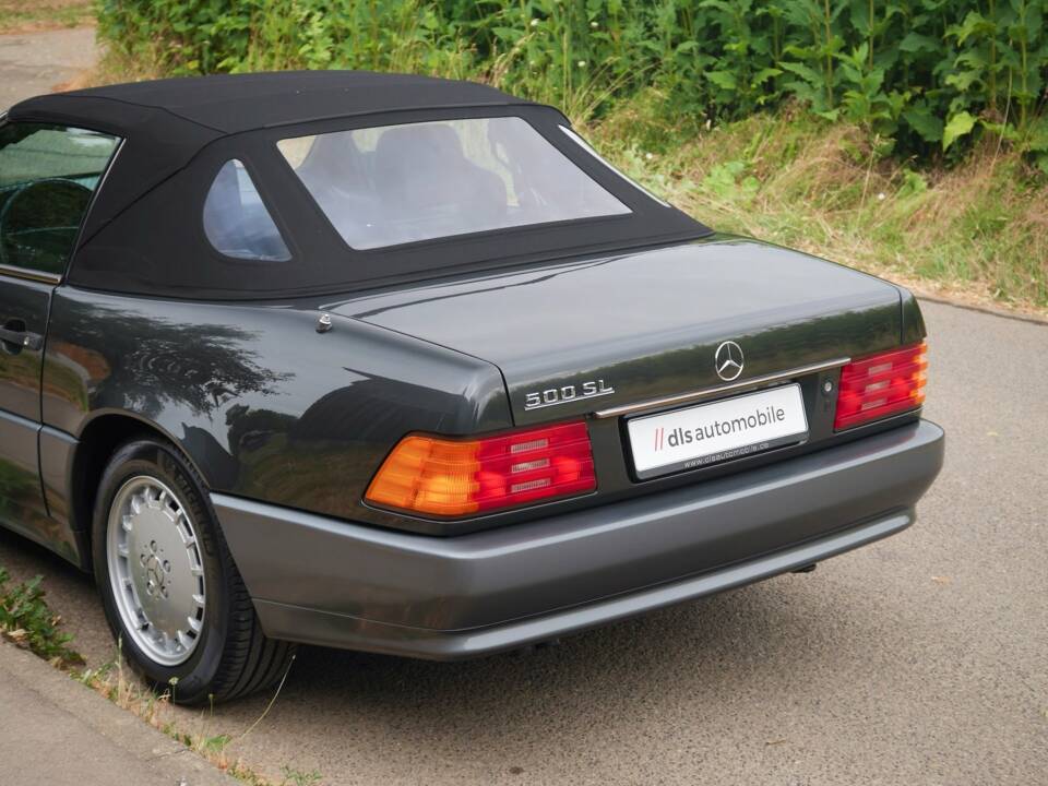 Immagine 20/47 di Mercedes-Benz 500 SL (1900)