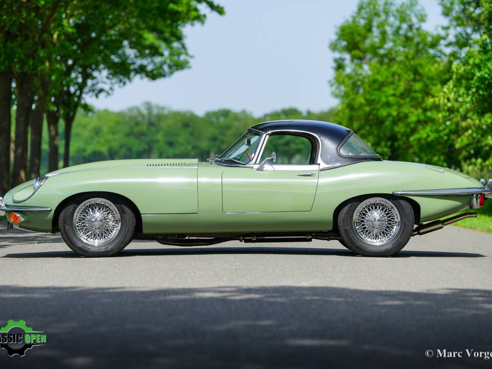 Image 46/60 de Jaguar E-Type (1969)
