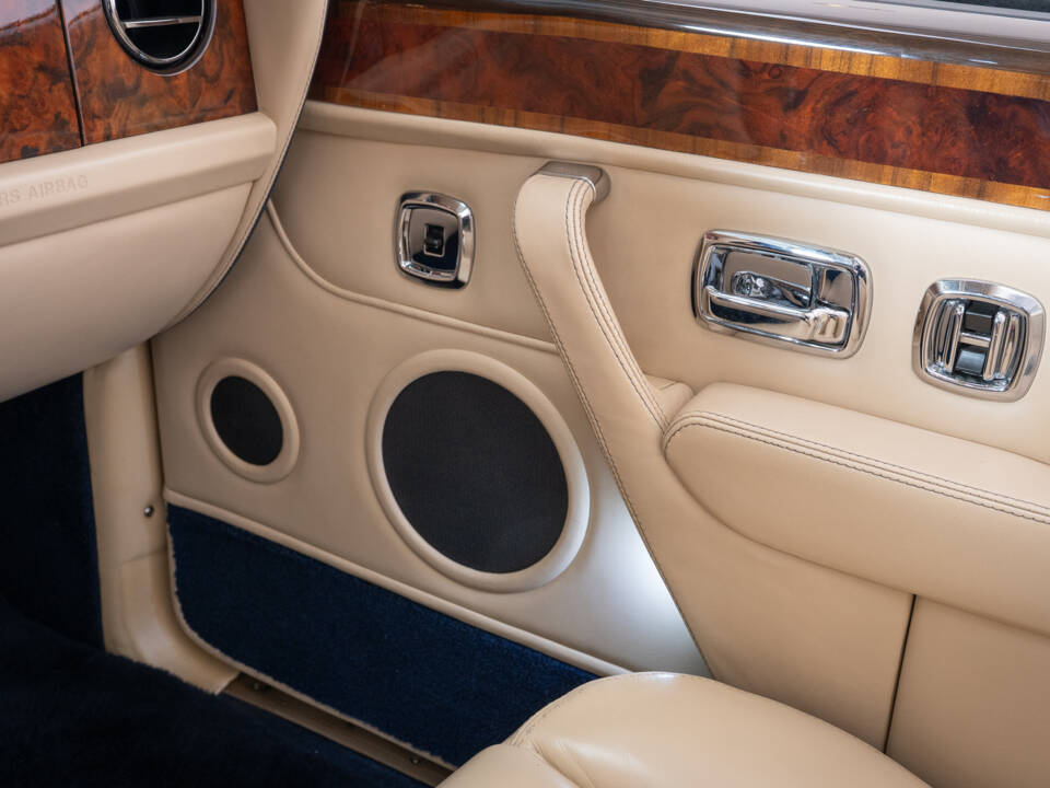 Afbeelding 18/31 van Bentley Azure (1999)