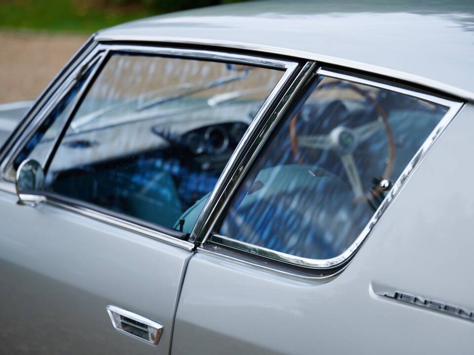 Image 24/50 of Jensen FF (1967)