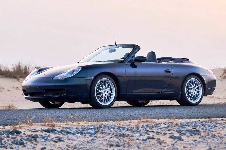 Immagine 1/8 di Porsche 911 Carrera (2000)