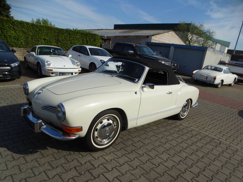 Image 25/26 de Volkswagen Karmann Ghia 1600 (1971)