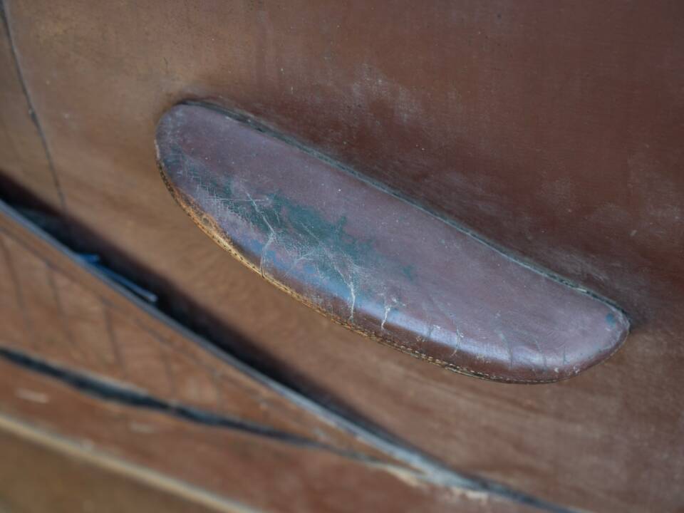 Image 66/134 of Ford V8 (1937)